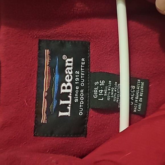 L.L. Bean girls 14/16 winter jacket with hood - Picture 2 of 7